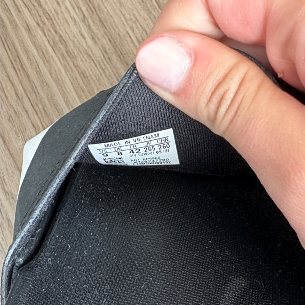 Adidas slides - Picture 3 of 3
